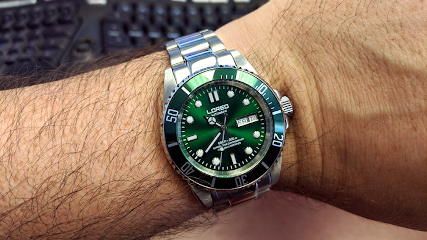 Loreo Day/Date Automatic Submariner homage
